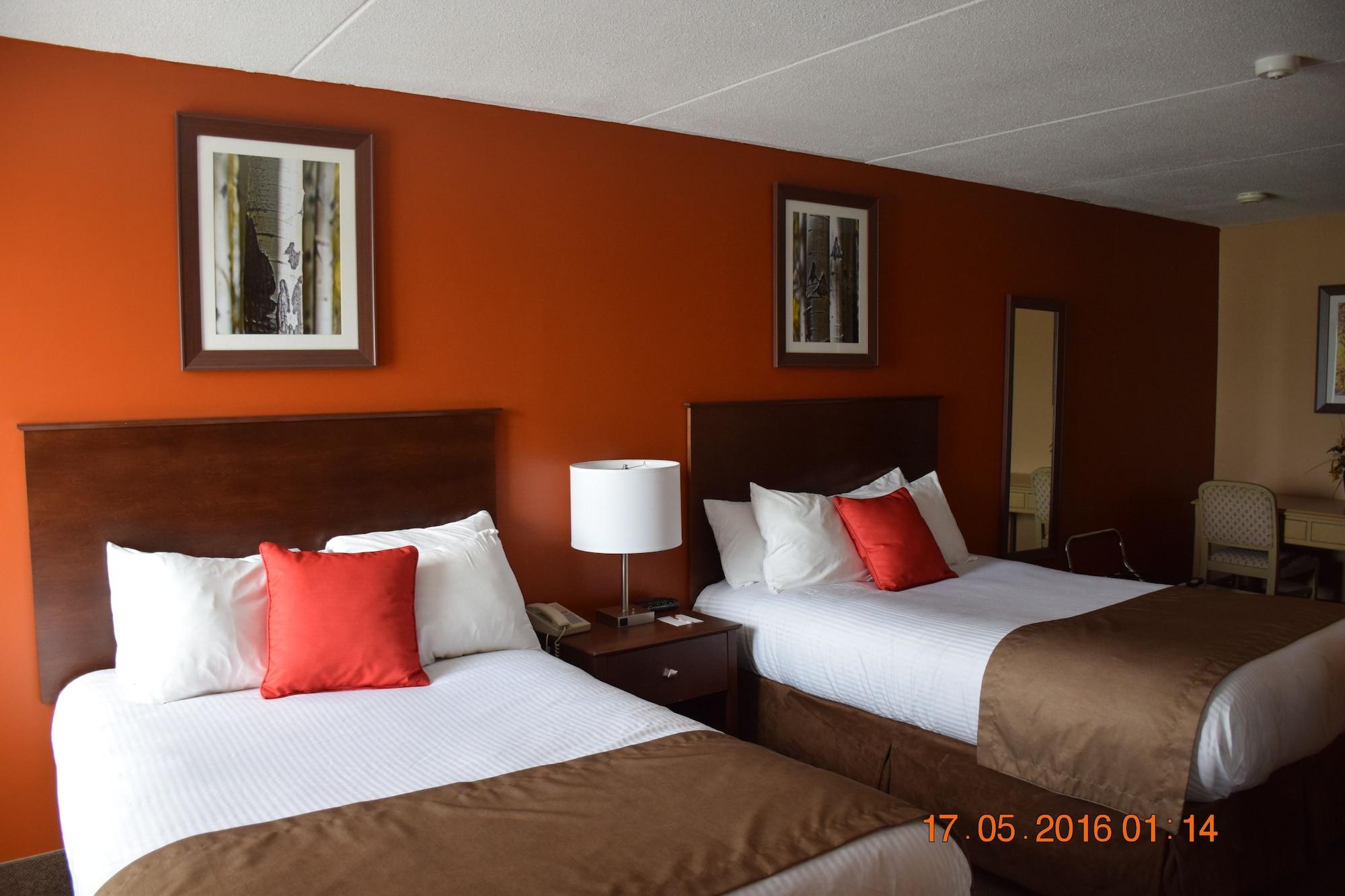 Hotel Ramada By Wyndham Timmins Extérieur photo
