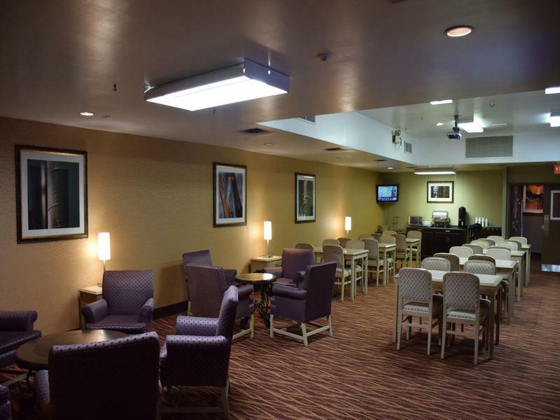 Hotel Ramada By Wyndham Timmins Extérieur photo